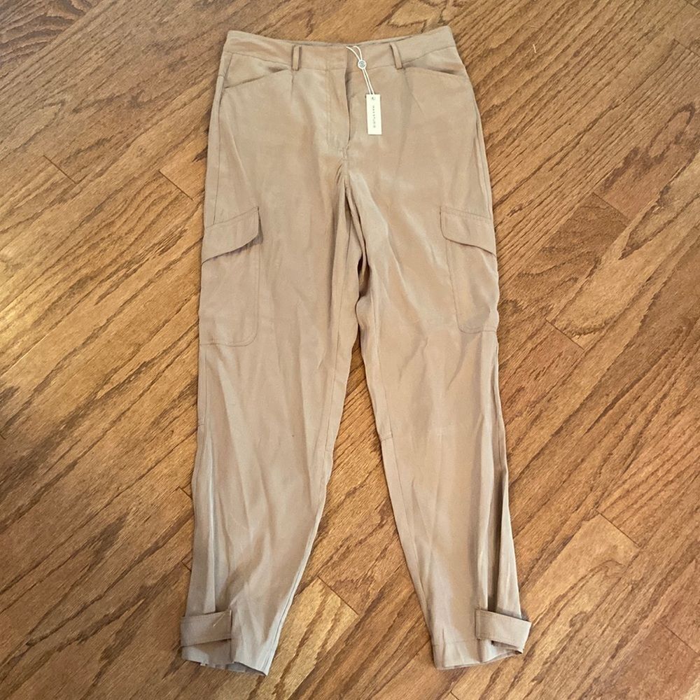 NWT Max Studio size 8 pants 85% rayon, 15%, polyester, side pockets, tan